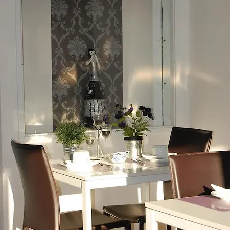 Bed & Breakfast Thehouse Lisbon