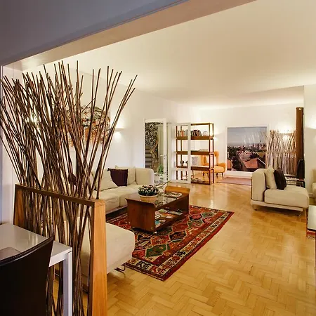 Thehouse ליסבון