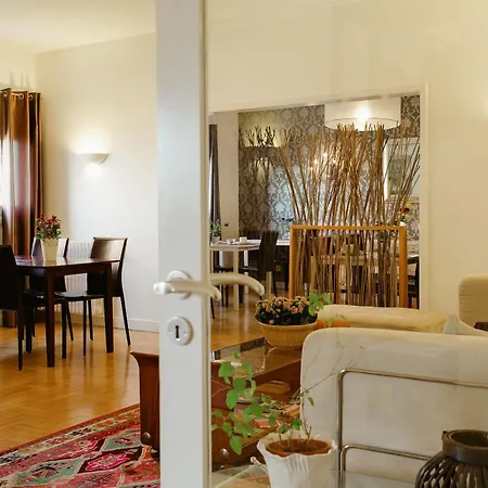 Thehouse לינה וארוחת בוקר 3*